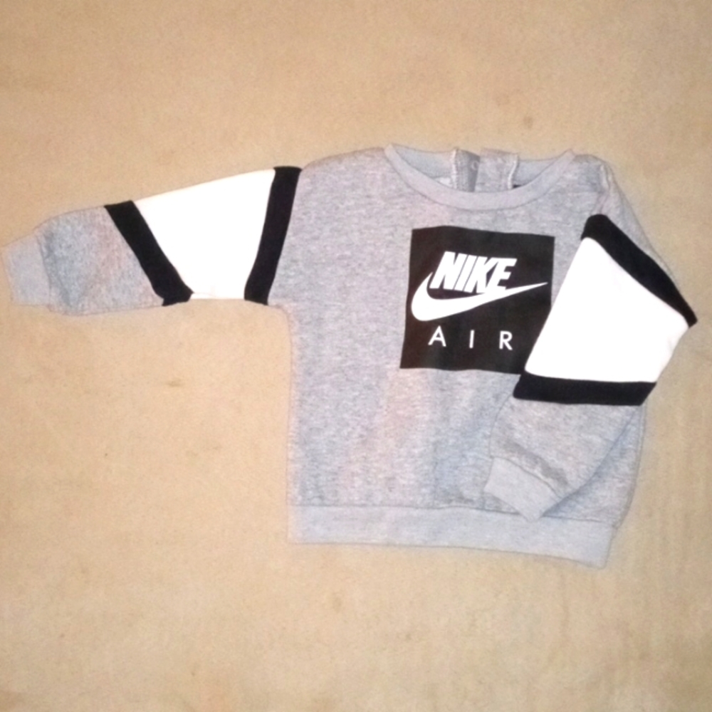 Nike sweatshirt sz 18mo